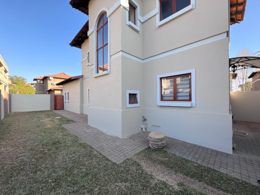 To Let 3 Bedroom Property for Rent in Xanadu North West